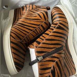 car/Black zebra poney style wedge shoe NWT